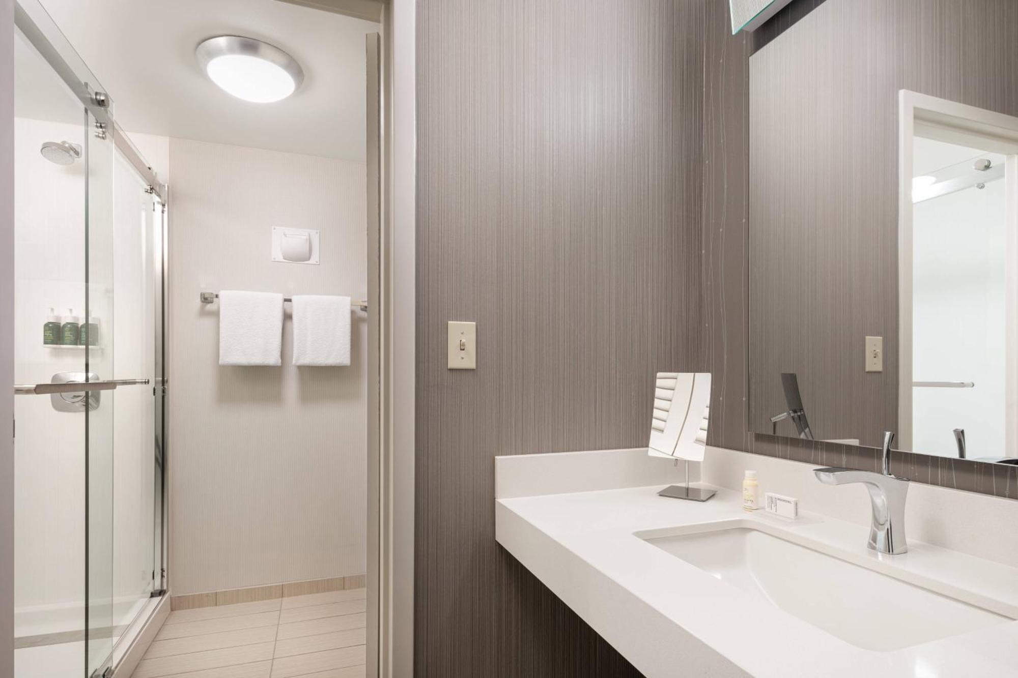 Courtyard By Marriott Boulder Hotell Exteriör bild