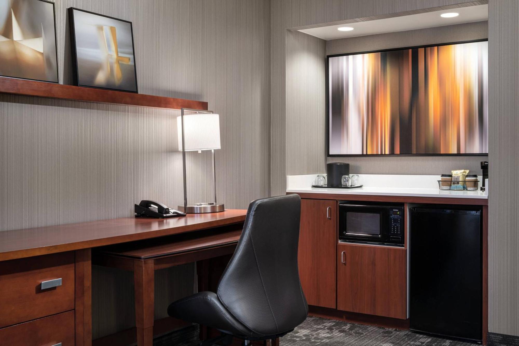Courtyard By Marriott Boulder Hotell Exteriör bild