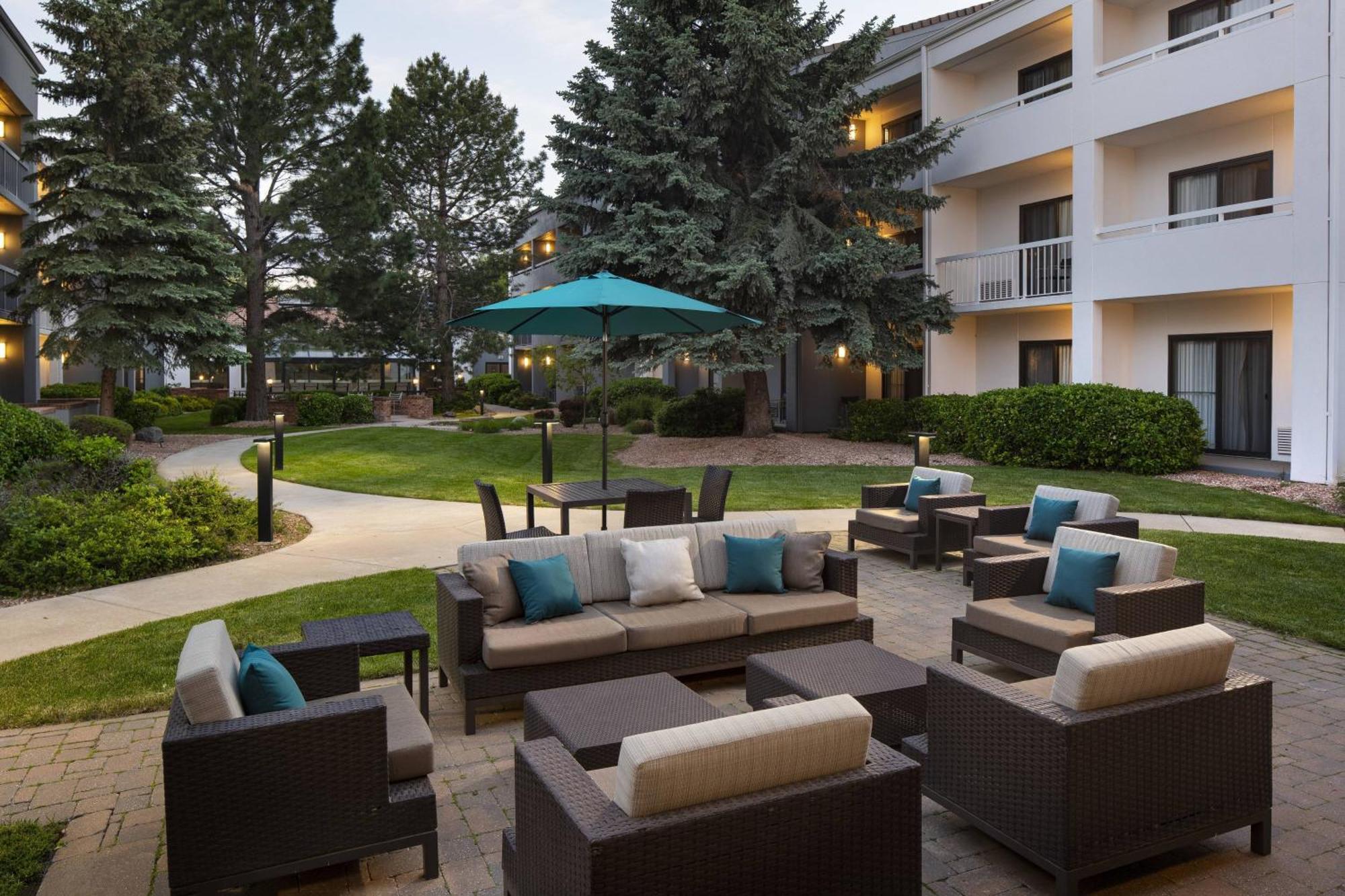 Courtyard By Marriott Boulder Hotell Exteriör bild
